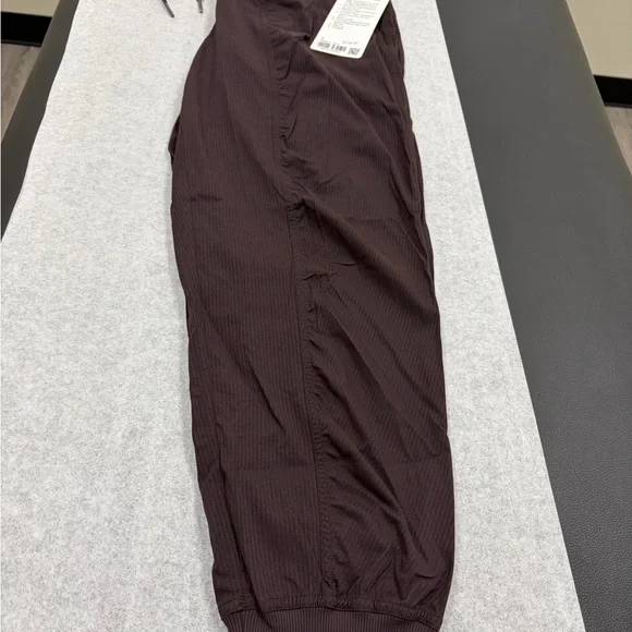 Brand new lululemon swift joggers - Picture 4 of 6